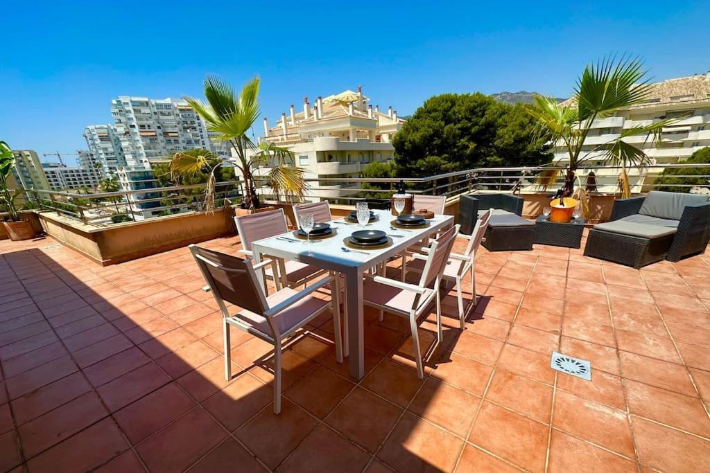 Atico Puerto Marina 2 Hab Con Piscina, 500M De La Plata Apartment Torremolinos Bagian luar foto